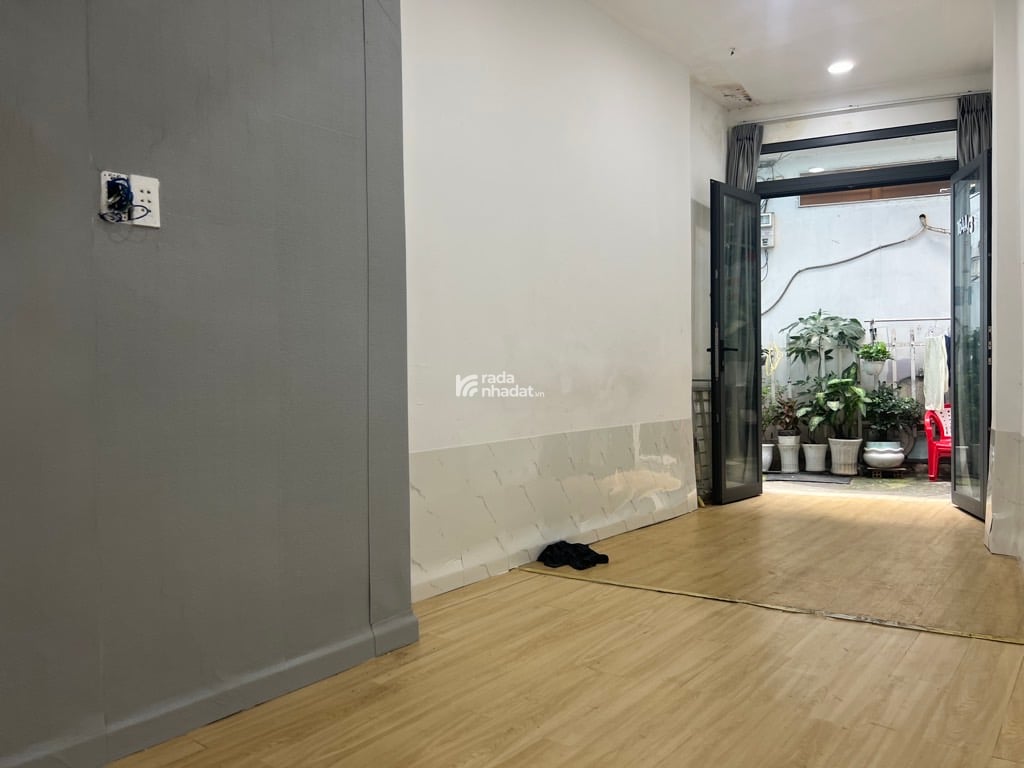 GẦN MT NGUYỄN VĂN TRỖI, PHÚ NHUẬN, 2 TẦNG CÓ KC Ở NGAY. GIẢM 350TR CHỈ 4T 