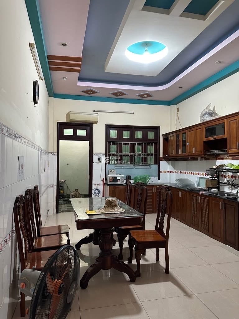 NHÀ TRUNG TÂM P.11 - HẺM TRƯỚC NHÀ 8M - DIỆN TÍCH ĐẸP 4 x 22 - 3 TẦNG 4PN - GIÁ CHỈ HƠN 8 TỶ TL