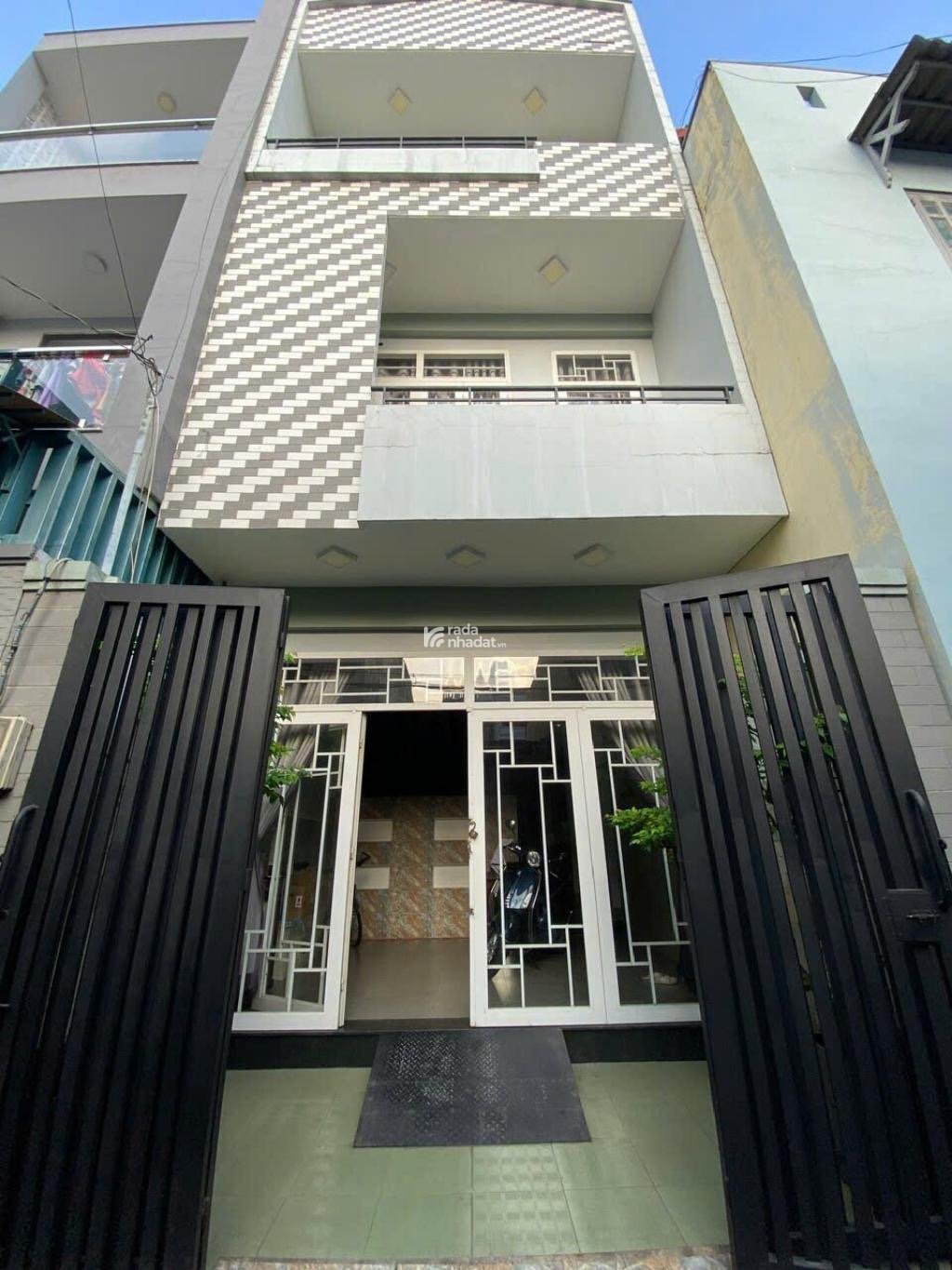 TRUNG TÂM TÂN PHÚ - SÁT CHỢ TÂN HƯƠNG-GẦN CELEDON CITY - HẺM XE HƠI - 65M2 - 3 TẦNG - GIÁ HƠN 7 TỶ