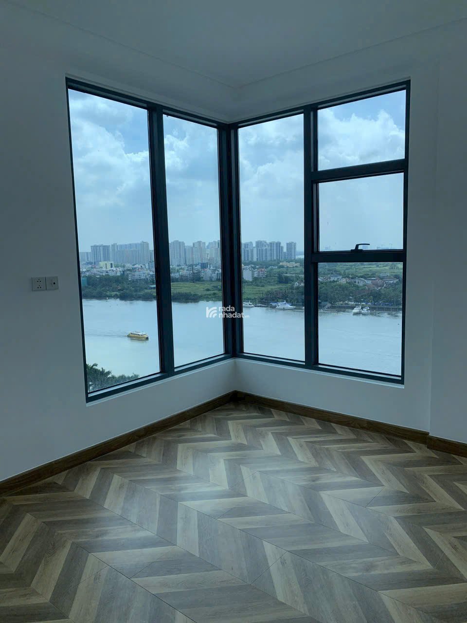 Bán Chung Cư Sunwah Pearl 3PN, 130m2, 29,8 tỷ , HCM - đẹp, nhiều tiện ích! 
