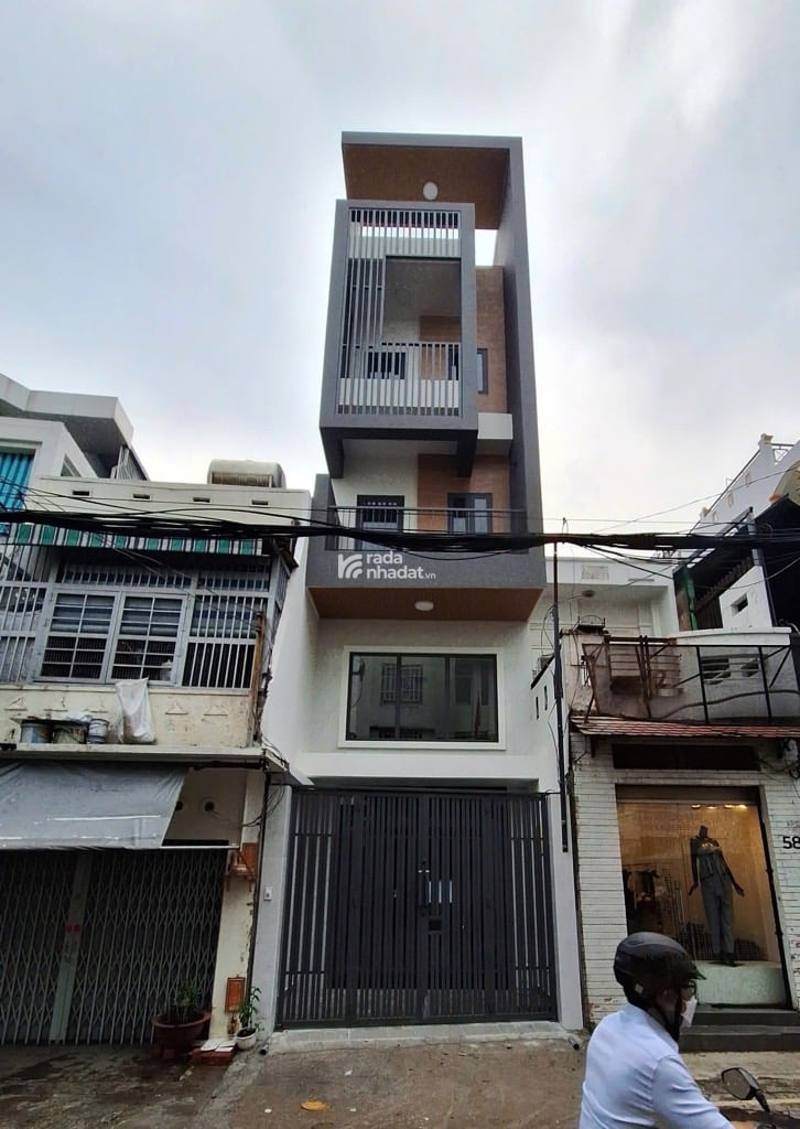 GIÁ GIẢM SIÊU SÂU, MTKD NGUYỄN ĐÌNH CHÍNH, PHÚ NHUẬN, 4 TẦNG MỚI Ở NGAY. GIẢM 6T CHỈ CÒN 15T TL 