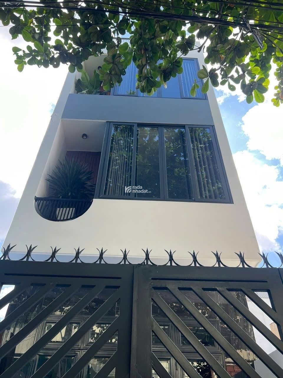 Bán nhà đường Tôn Đản, phường 15, Quận 4, 3tầng, hẻm xe hơi sổ hồng riêng