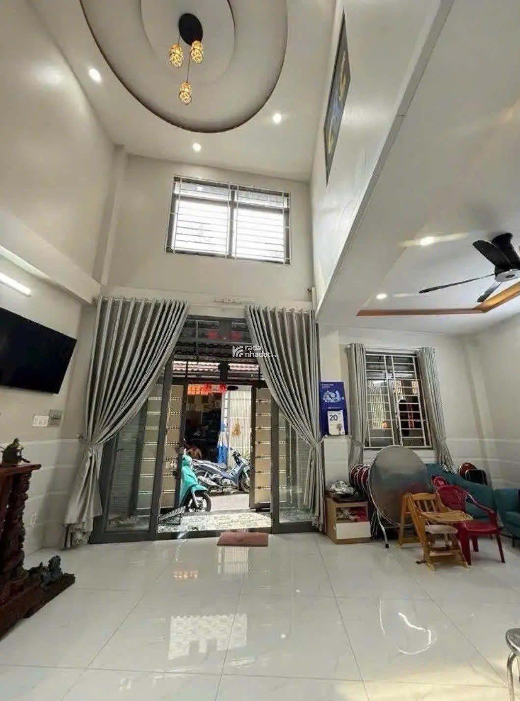 Bán nhà khu sang đường Trịnh Đình Trọng 50m2 3 lầu chỉ nhỉnh 6 tỷ 