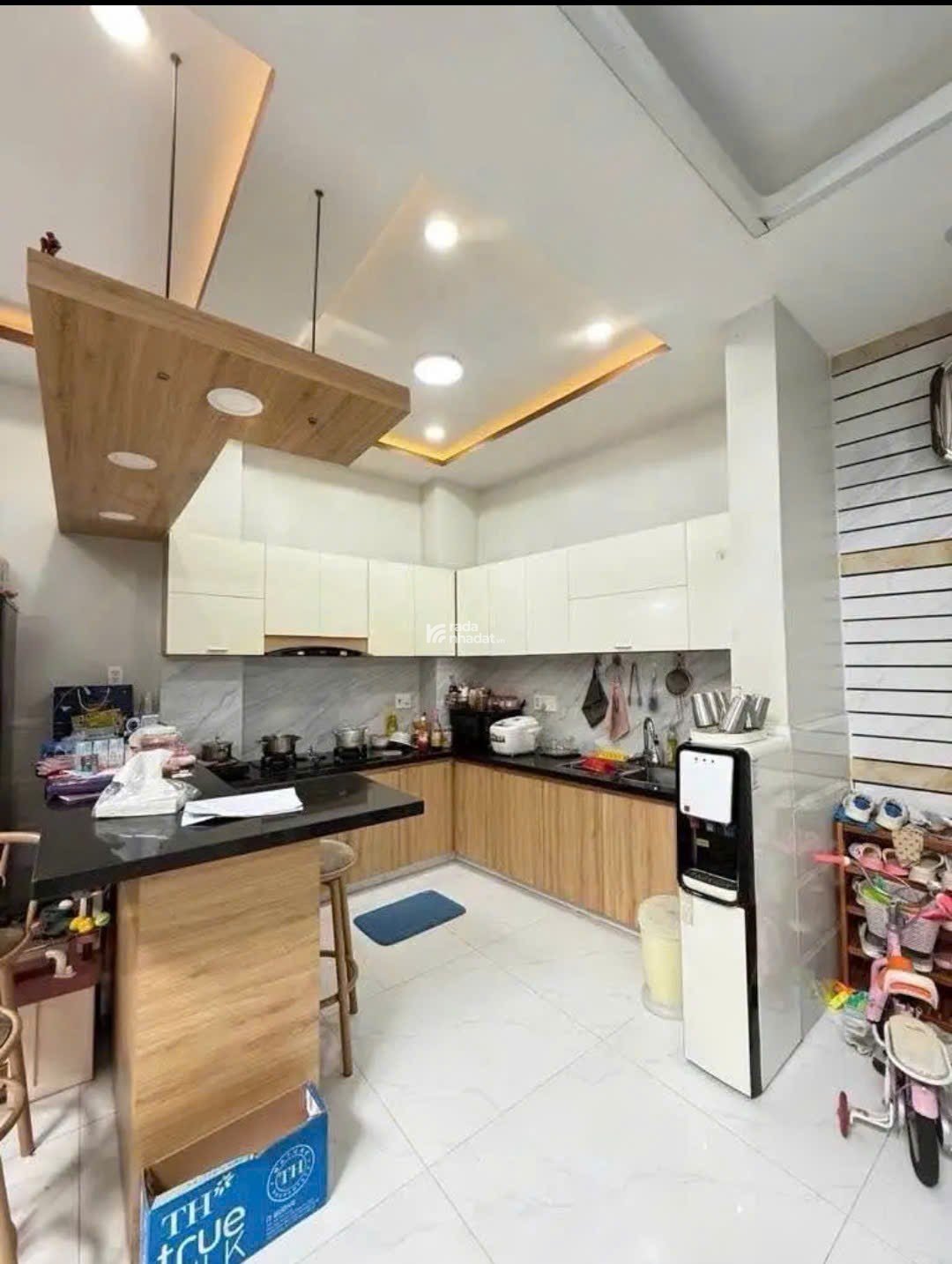 Bán nhà khu sang đường Trịnh Đình Trọng 50m2 3 lầu chỉ nhỉnh 6 tỷ 
