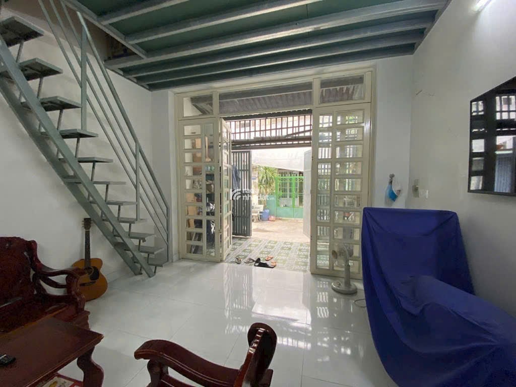 Nhà Phố 1 Trệt 1 Lửng Sau Lưng Nhà Thờ Nữ Vương Hoà Bình P13 Q Gò Vấp