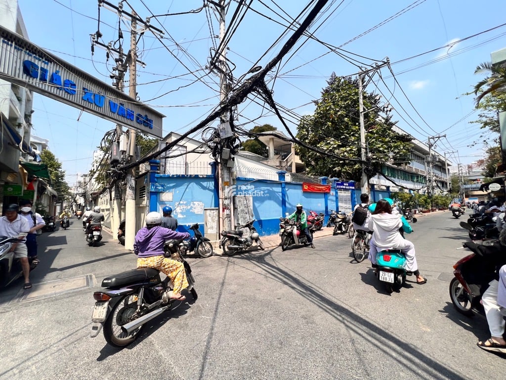 NHÀ 2 TẦNG - 54M2 - MẶT TIỀN GẦN TRƯỜNG HỌC - TIỆN Ở  KINH DOANH