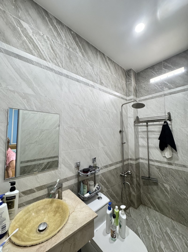 Bán Nhà 4 Tầng Lê Văn Việt Thủ Đức - Hẻm Xe Tải - 61m2. Giá Chi 8.1 Tỷ