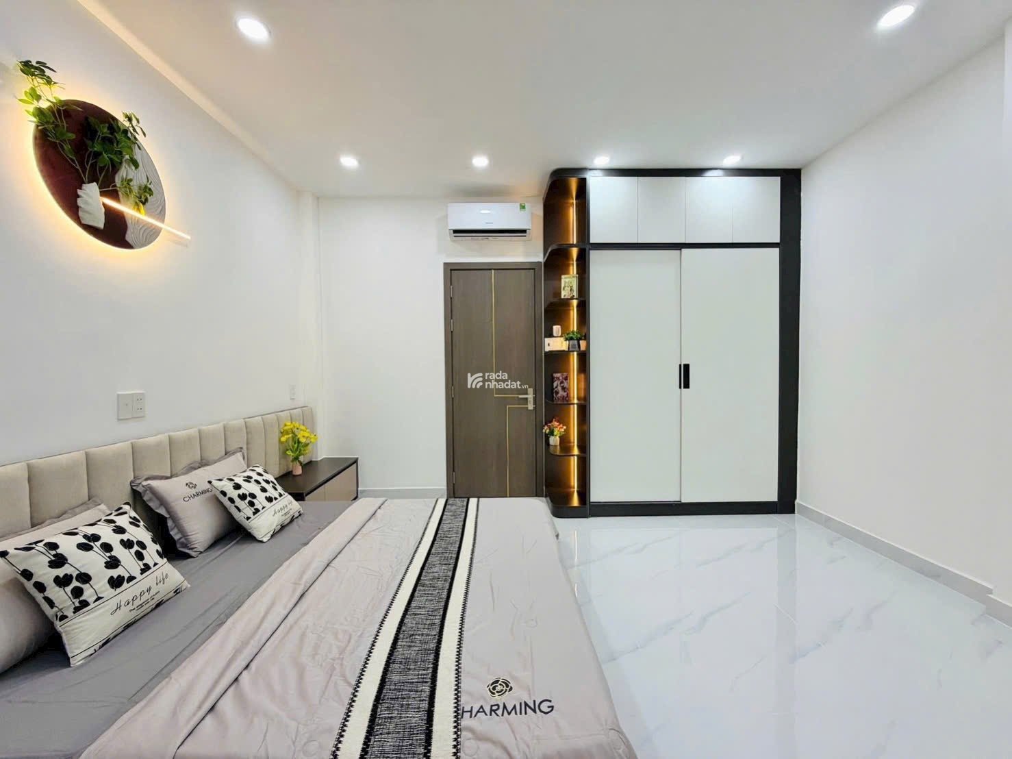 Cần bán gấp nhà diện tích 32,4m2 giá 3tỷ1 đường Hoàng Hoa Thám Tân Bình