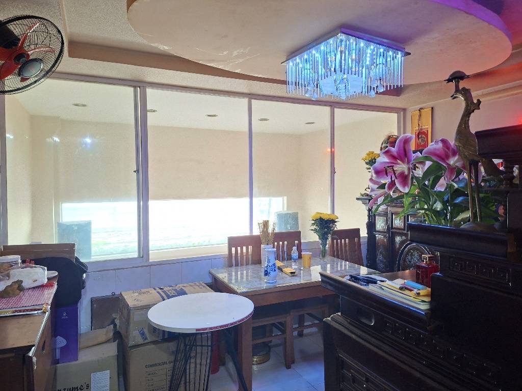 Nhà 5 tầng. Hẻm ô tô.  Ngay vòng xoay Lê Đại Hành Âu Cơ-Phường 14, Quận 11,