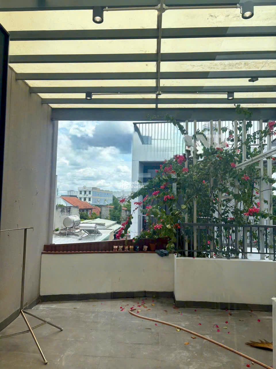 Nhà 3 Tầng 2 Mặt Tiền Ô Tô 7 Chỗ Vào Thoải Mái Trung Tâm Trường Thọ Thủ Đức Giá 7.5 Tỷ