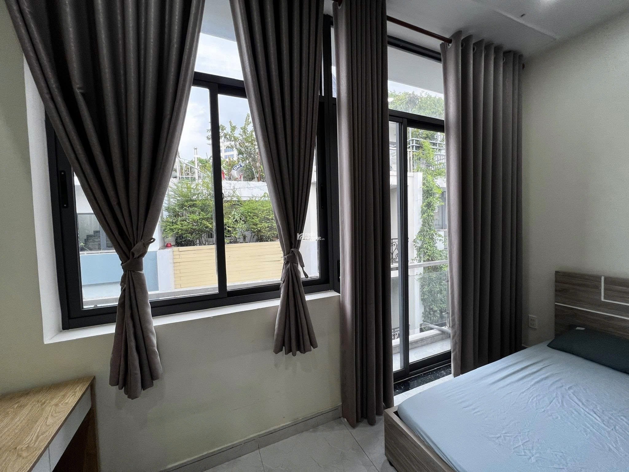 CHO THUÊ STUDIO_BAN CÔNG _GẦN UEH, HCMUT, HCMUE, HSU, VLU, USSH_THOÁNG MÁT, FULL NỘI THẤT
