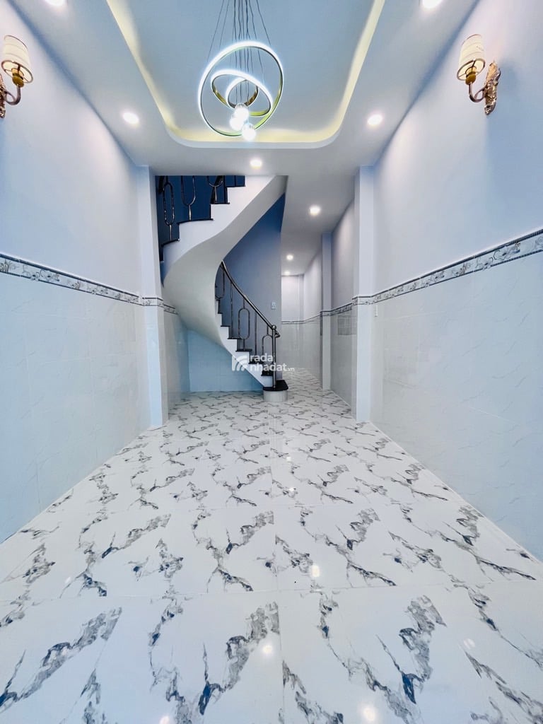 Nhà mới DTSD 80m2 3PN , có sân để xe rộng rãi , SHR nở hậu , Khu hiện hữu 3,99 tỷ