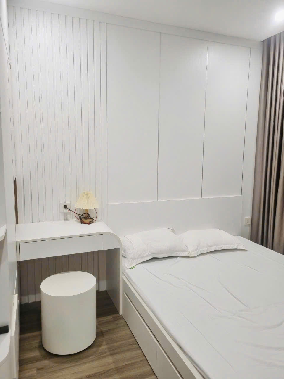 CHO THUÊ CĂN 2PN2WC FULL NỘI THẤT MỚI 100% - 10 TRIỆU/THÁNG - VIEW VƯỜN NHẬT ĐỈNH CHÓP