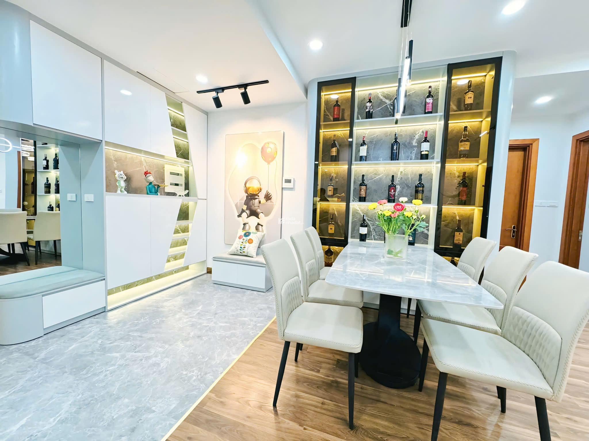 Hot! Cho thuê chung cư The Park Home - Dịch Vọng. 155m2 - 4 ngủ - đồ cơ bản. 25 triệu. 0971 337 ***