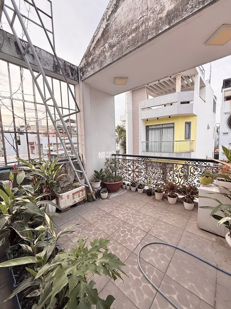 HẺM XE HƠI LẠC LONG QUÂN, TÂN BÌNH, 51M2 CÓ KC Ở NGAY. GIẢM 350TR CHỈ 12.7T 