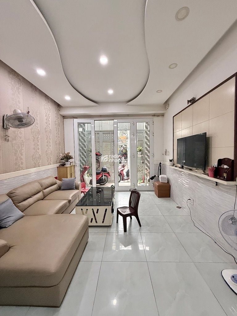 HẺM XE HƠI LẠC LONG QUÂN, TÂN BÌNH, 51M2 CÓ KC Ở NGAY. GIẢM 350TR CHỈ 12.7T 