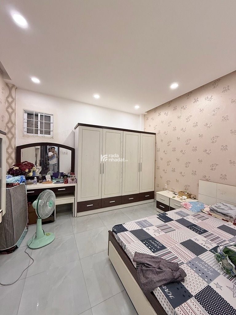 HẺM XE HƠI LẠC LONG QUÂN, TÂN BÌNH, 51M2 CÓ KC Ở NGAY. GIẢM 350TR CHỈ 12.7T 