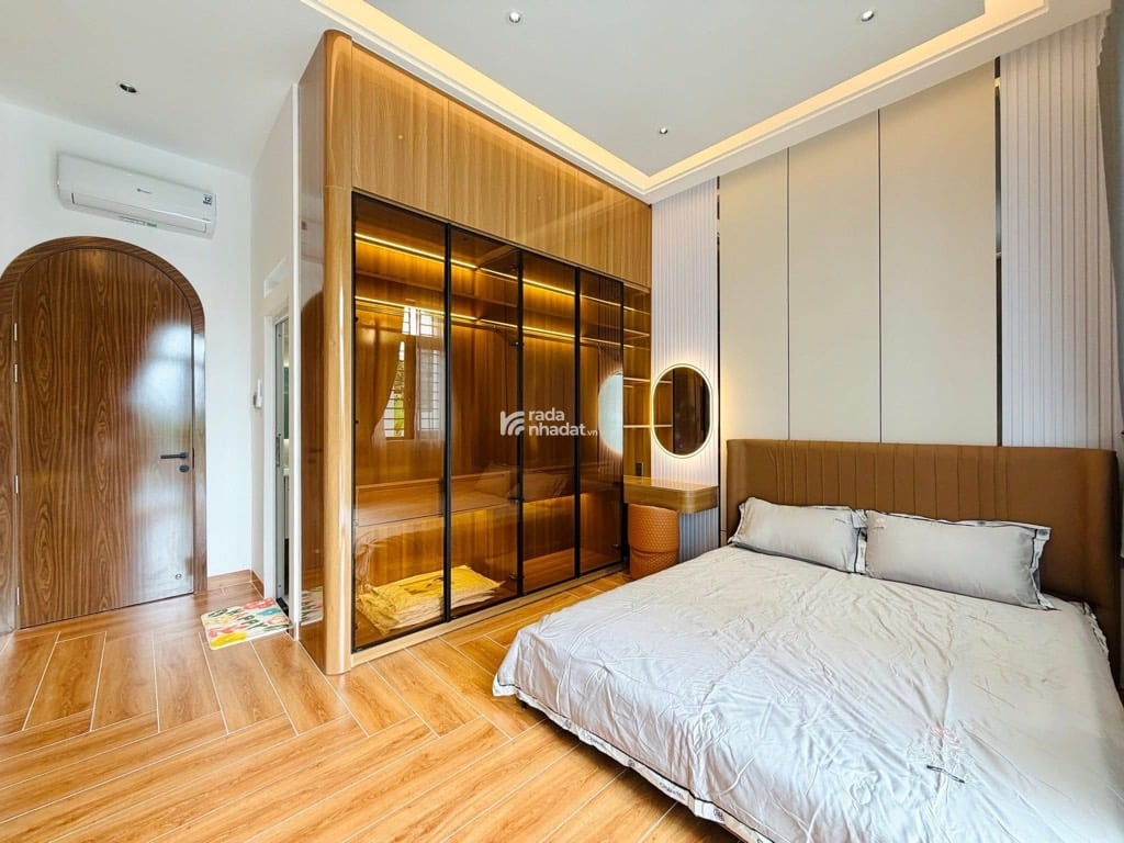 MẶT TIỀN KINH DOANH GÒ VẤP - GIÁP TÂN BÌNH - 100M2 - 4 TẦNG, 4 PN, 4WC - SÂN THƯỢNG RỘNG THOÁNG