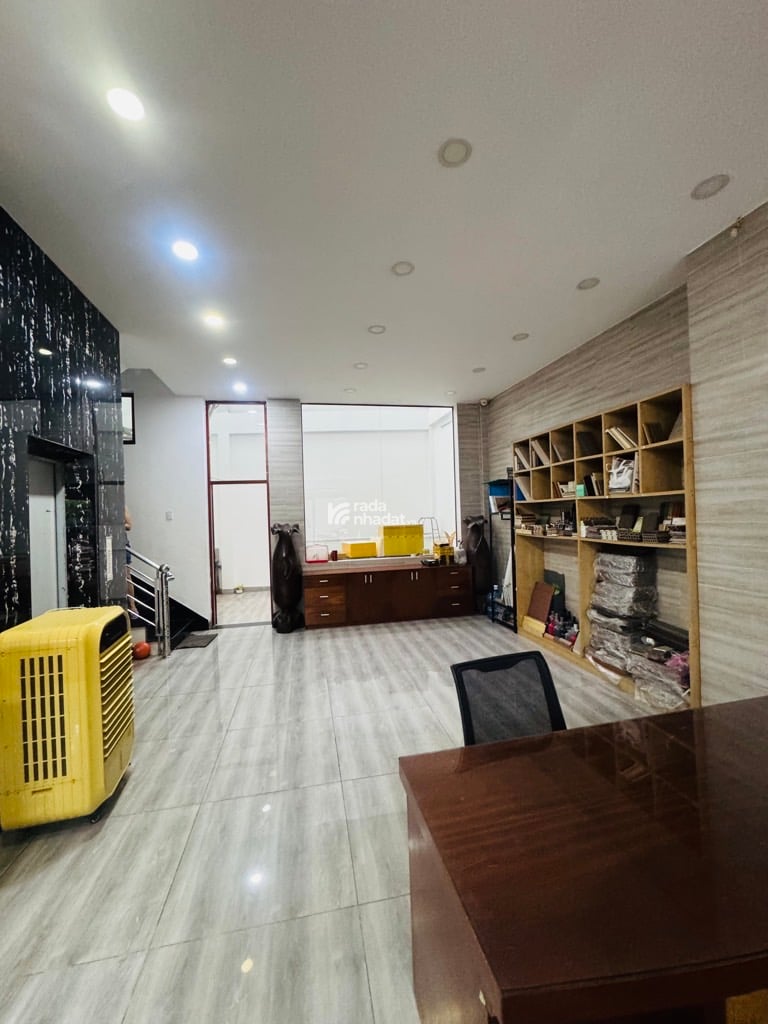 BIỆT THỰ - PHÚ THỌ HÒA -TÂN PHÚ -DT: 8X19 - NGAY CHỢ VẢI PHÚ THỌ HÒA- CHỈ 18.5TỶ