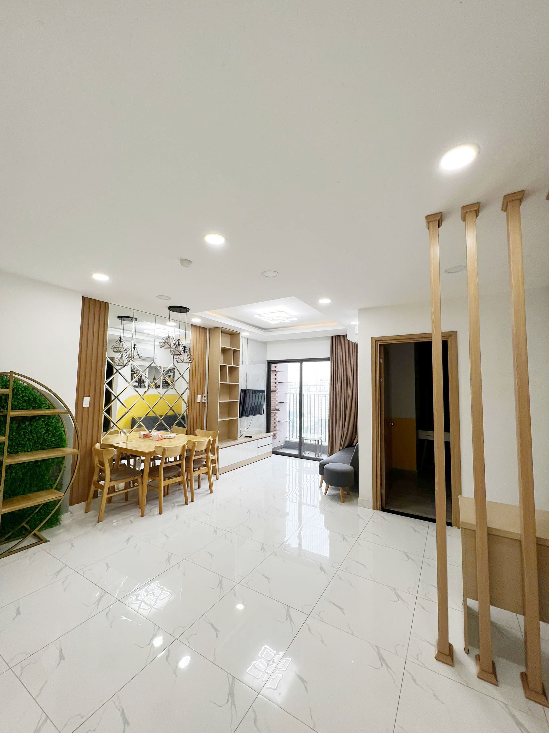BÁN CĂN HỘ CAO CẤP LAVIDA PLUS QUẬN 7, TẦNG TRUNG, FULL NỘI THẤT