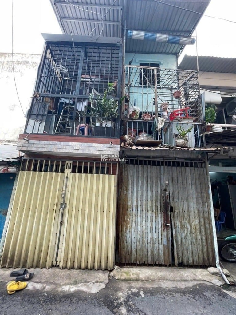 NGAY NHÀ GA T3, MTKD TRẦN VĂN DƯ, TÂN BÌNH, TIỆN XÂY. GIẢM 350TR CHỈ 3.1T TL 