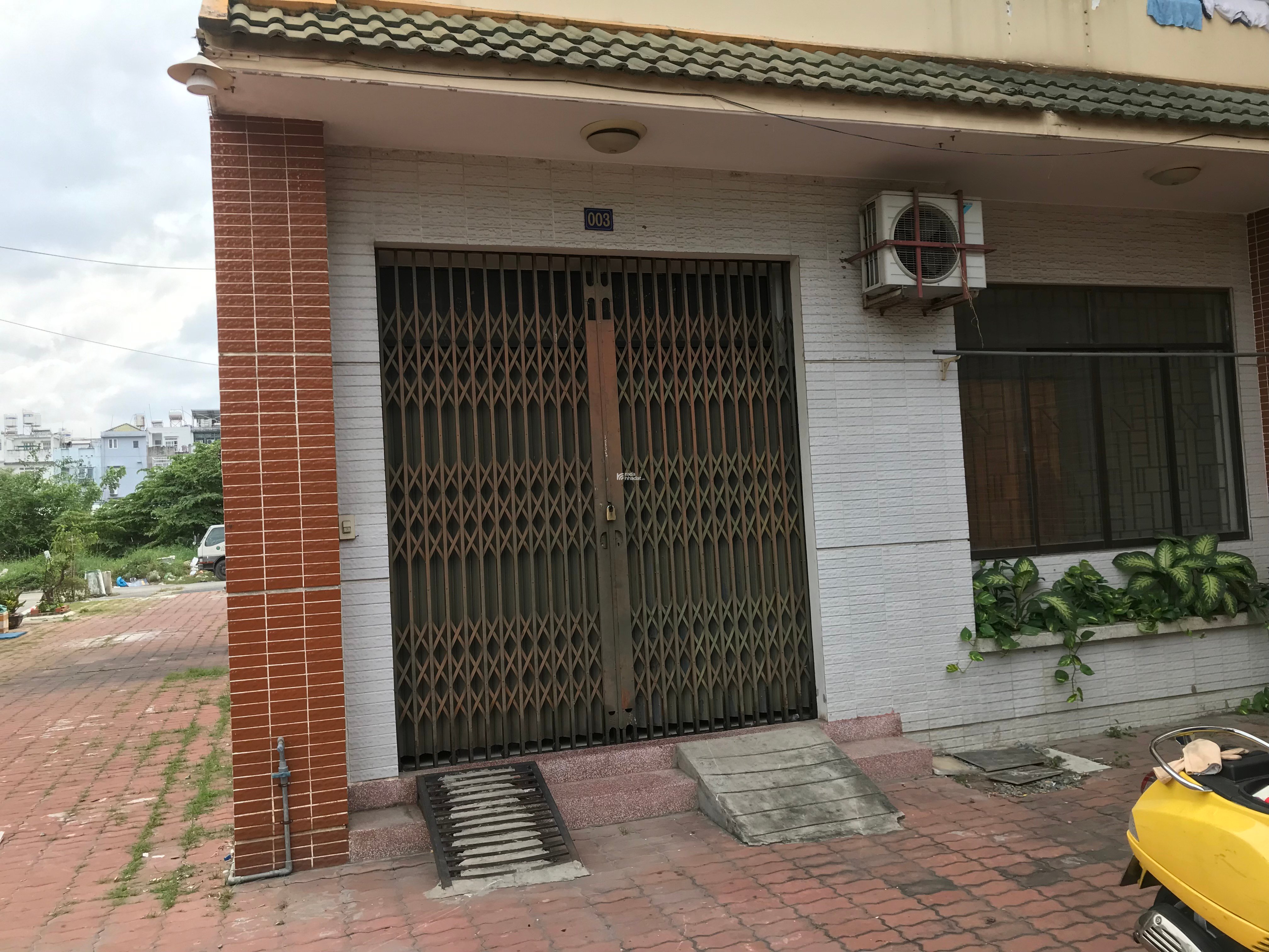 Cho thuê nhà nguyên căn mặt tiền chung cư An Sương - Q12 cũ