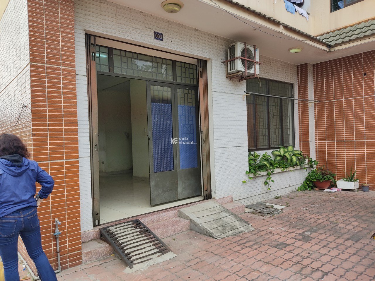 Cho thuê nhà nguyên căn mặt tiền chung cư An Sương - Q12 cũ