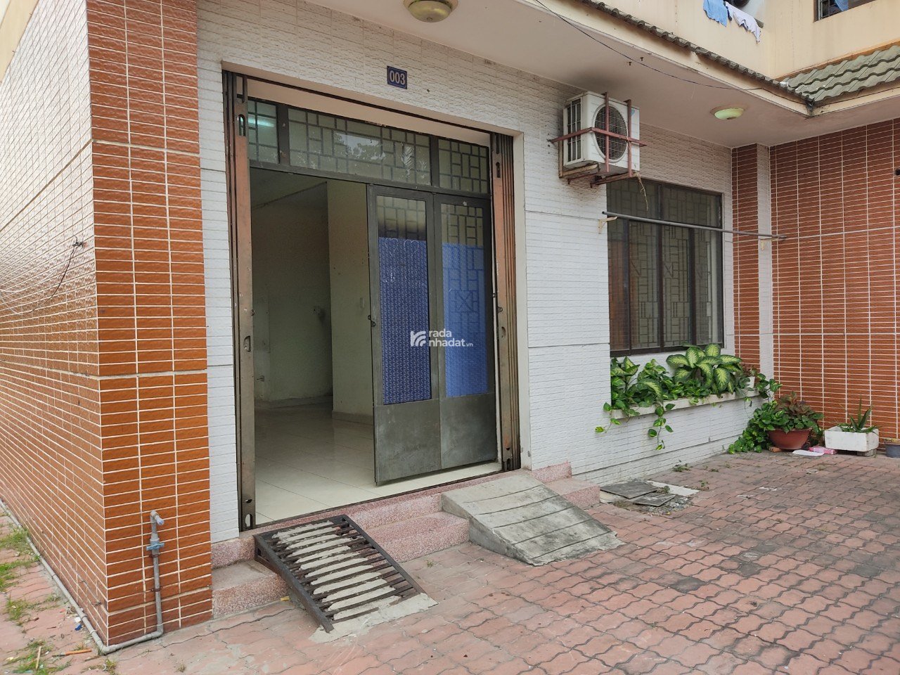 Cho thuê nhà nguyên căn mặt tiền chung cư An Sương - Q12 cũ