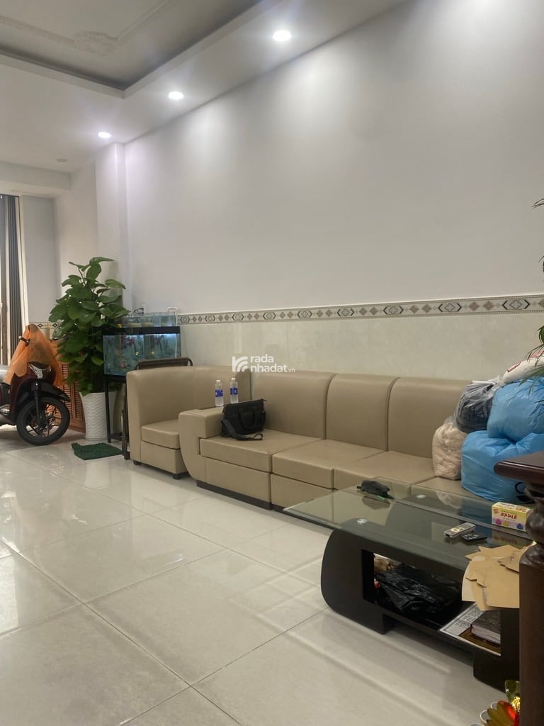  BÁN NHÀ 3 LẦU MÁI CHE THANG BTCT - XE HƠI NGỦ TRONG NHÀ ĐƯỜNG TÊN LỬA 