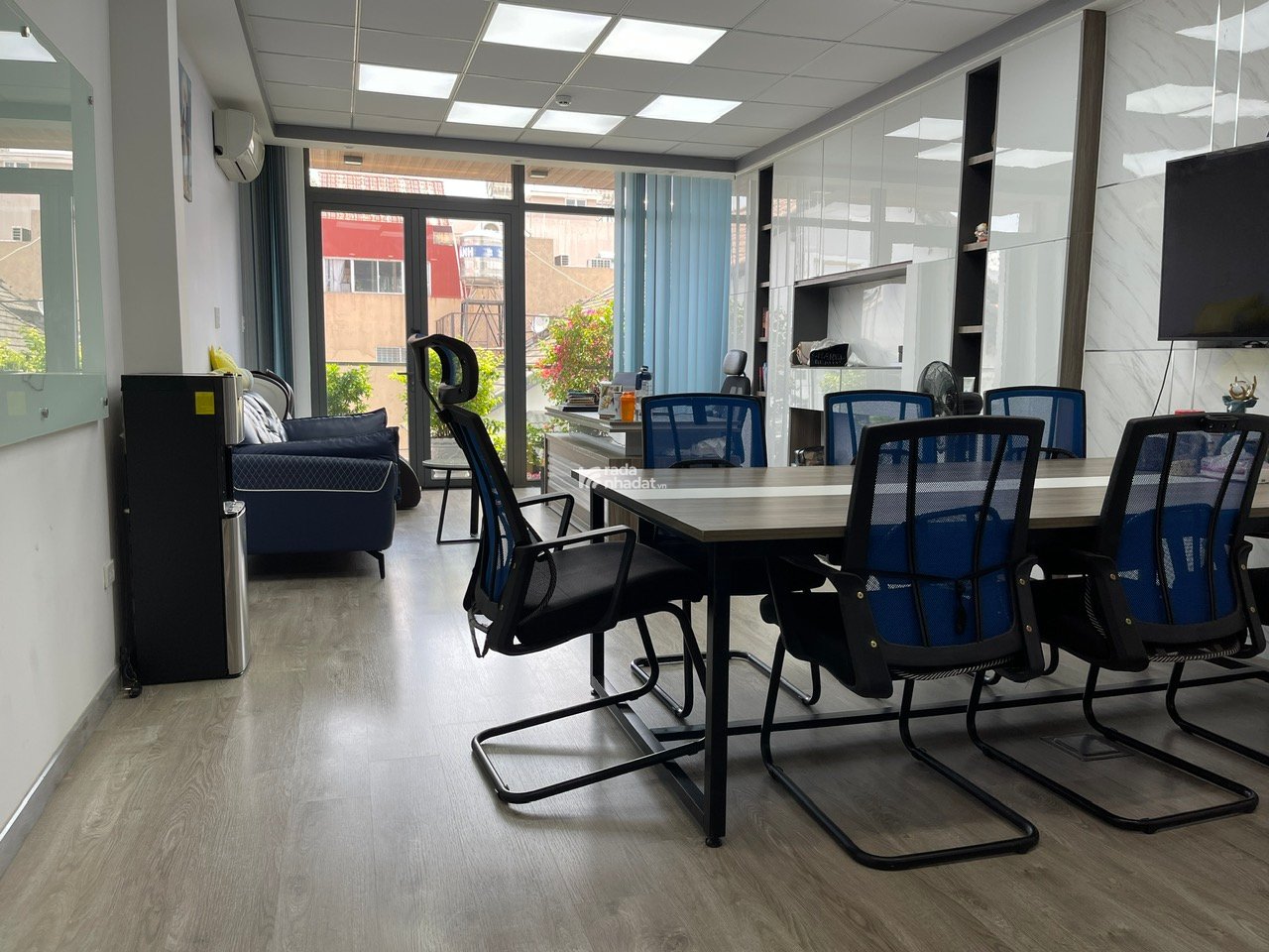 BÁN NHÀ VĂN PHÒNG HIỆN ĐẠI  ĐA NĂNG, VỊ TRÍ VÀNG GẦN GA T3