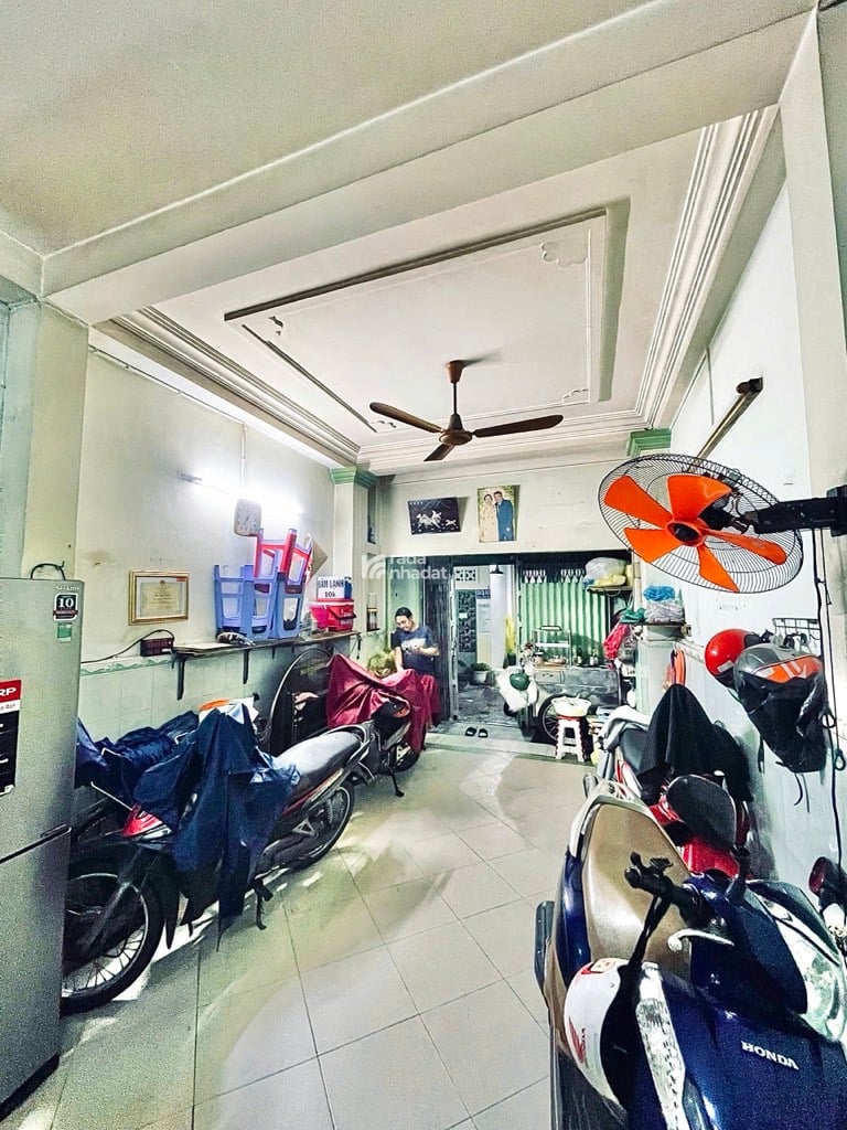 LÔ GÓC - 4 TẦNG ĐÚC - ĐIỆN BIÊN PHỦ-P.3-Q.3- DT: 3.2/4.6*11.7M- 6 TỶ 9