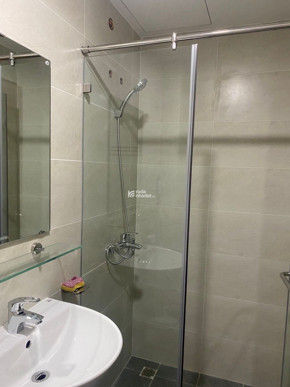 Cho thuê nhà trống có 2 máy lạnh giá 8 triệu tháng nhà đẹp mới call 0938 893 ***