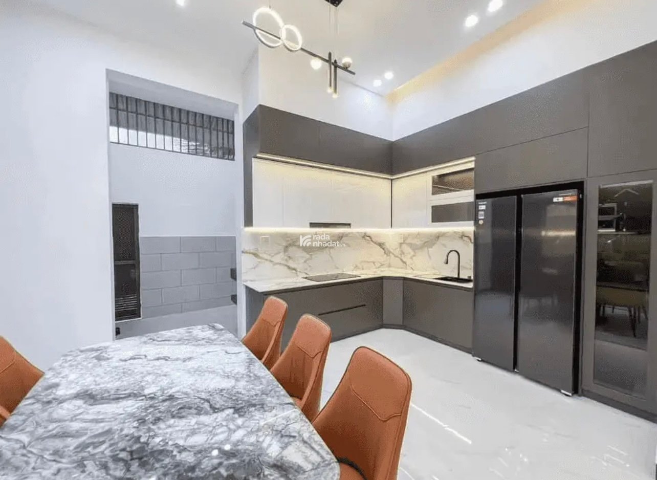 Chính chủ cần bán nhà phố mặt tiền Phạm Văn Thành Phường 4, TP. Tân An SHR 2tỷ3 80m2