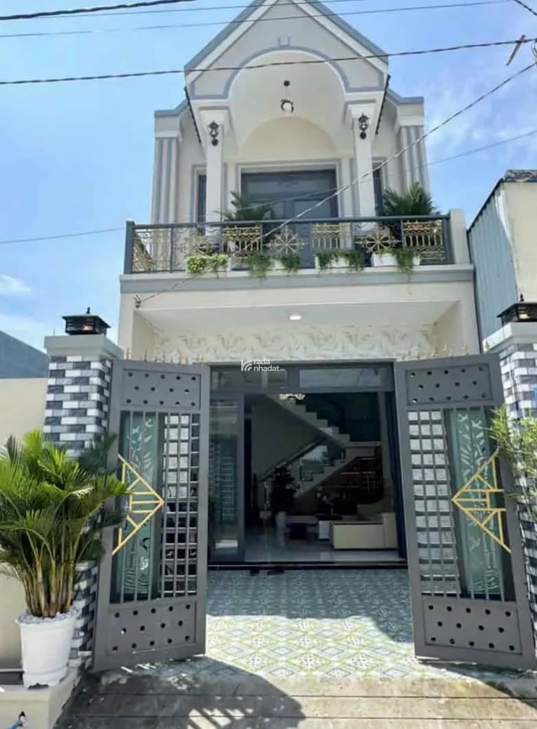 Chính chủ cần bán nhà phố mặt tiền Phạm Văn Thành Phường 4, TP. Tân An SHR 2tỷ3 80m2