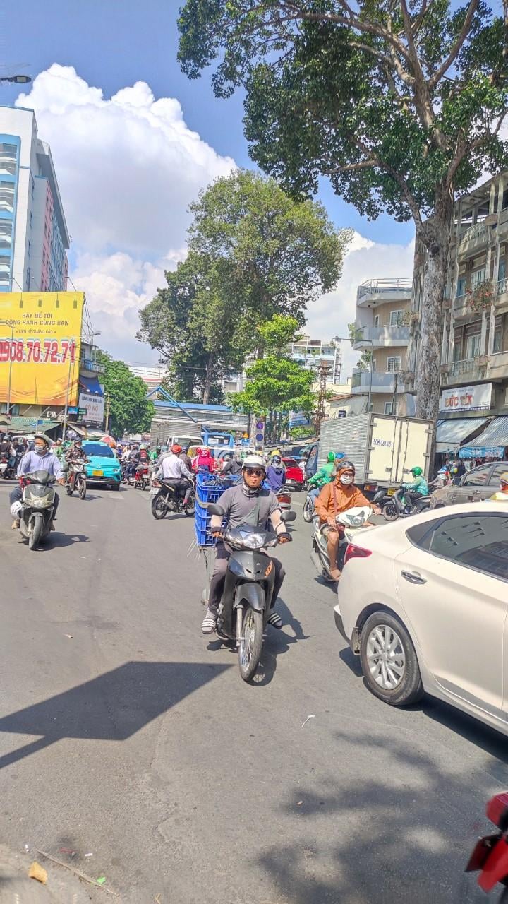 BÁN KHÁCH SẠN HẺM 4M CỐNG QUỲNH, P. NGUYỄN CƯ TRINH,TRUNG TÂM Q.1, 25 PHÒNG, THANG MÁY, NHỈNH 18 TỶ