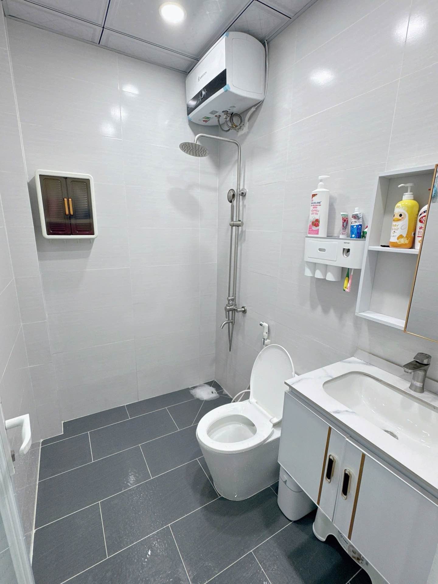HXH 8m Thoại Ngọc Hầu, 115m2, 4x28.5, 5PN, nhà đẹp ở ngay, Chỉ 9.9 tỷ TL