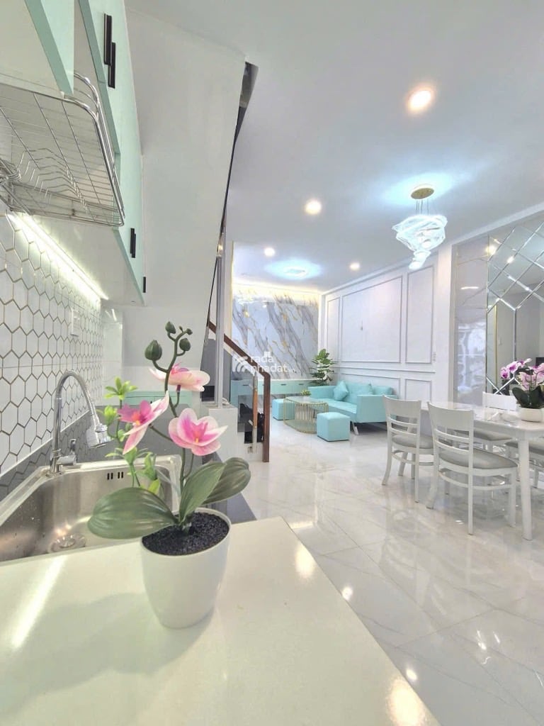 NHÀ MỚI ĐỒNG ĐEN-BÀU CÁT   DIỆN TÍCH 4.27. 2 TẦNG     GIÁ 4TY6   Kết cấu : dt 4,2m x 7m 