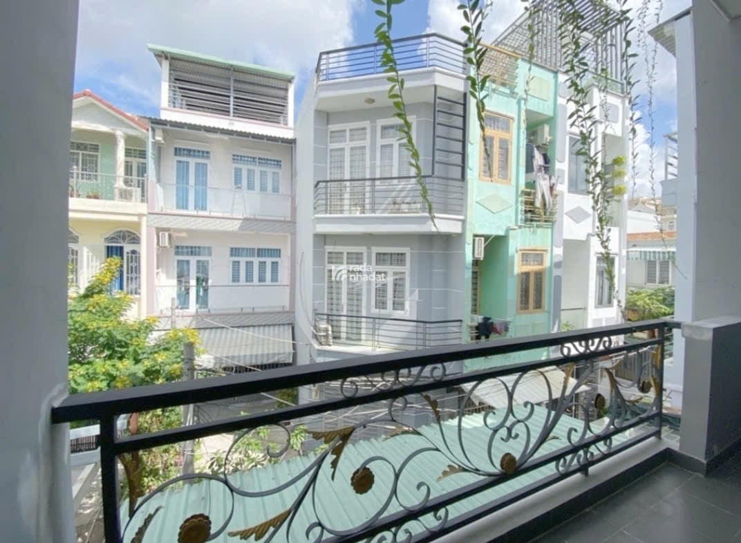 Nhỉnh 5T -60MV nhà đẹp 3 lầu hẻm 5M -kdc dân trí - cách Phú Mỹ Hưng 1P chạy xe 