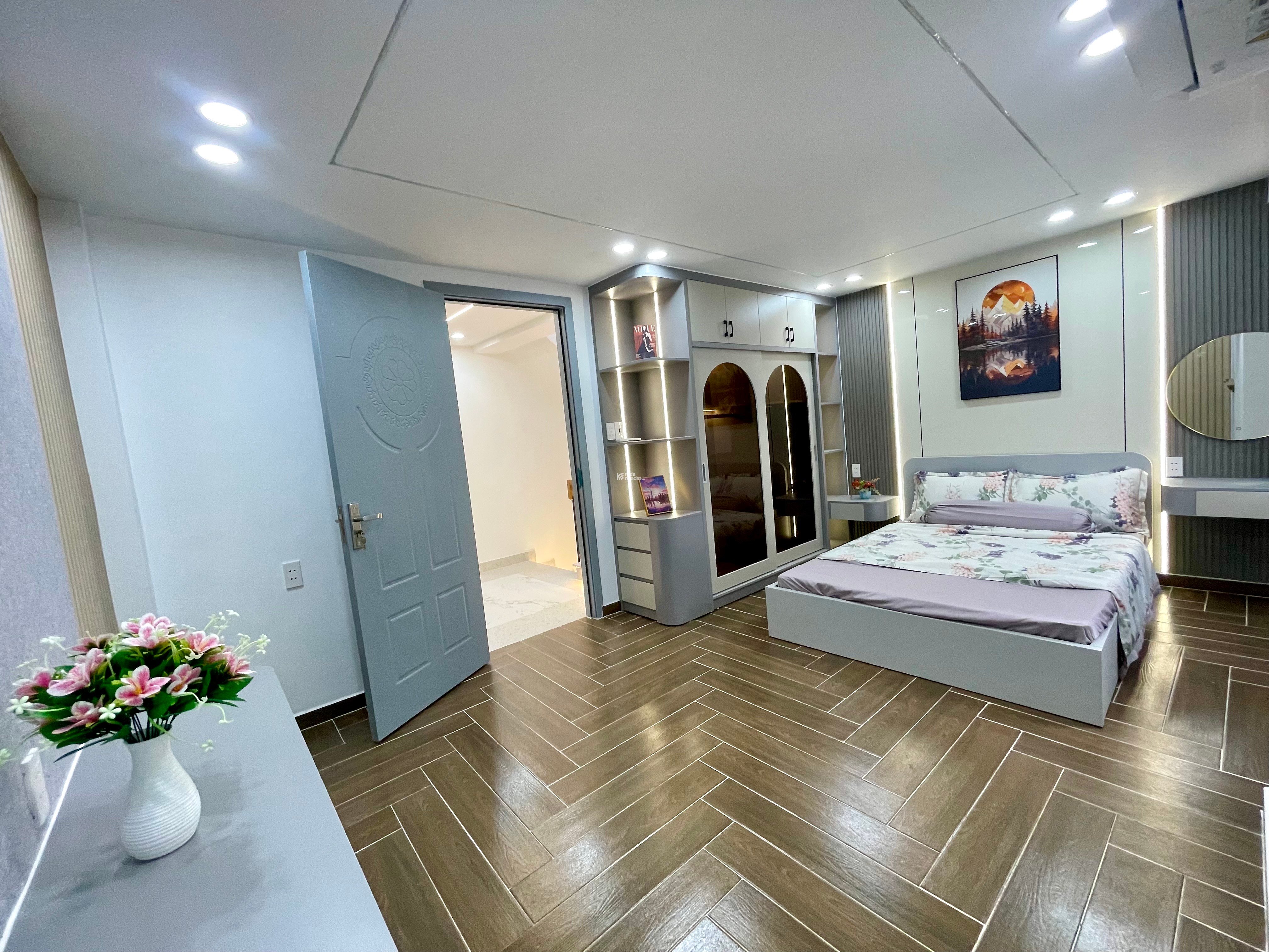 NHÀ 3 TẦNG KẾ EMART 2 - NGANG 5.2 DÀI 13 - FULL NỘI THẤT - NGUYỄN TƯ GIẢN - CHỈ 6.9 TỶ TL