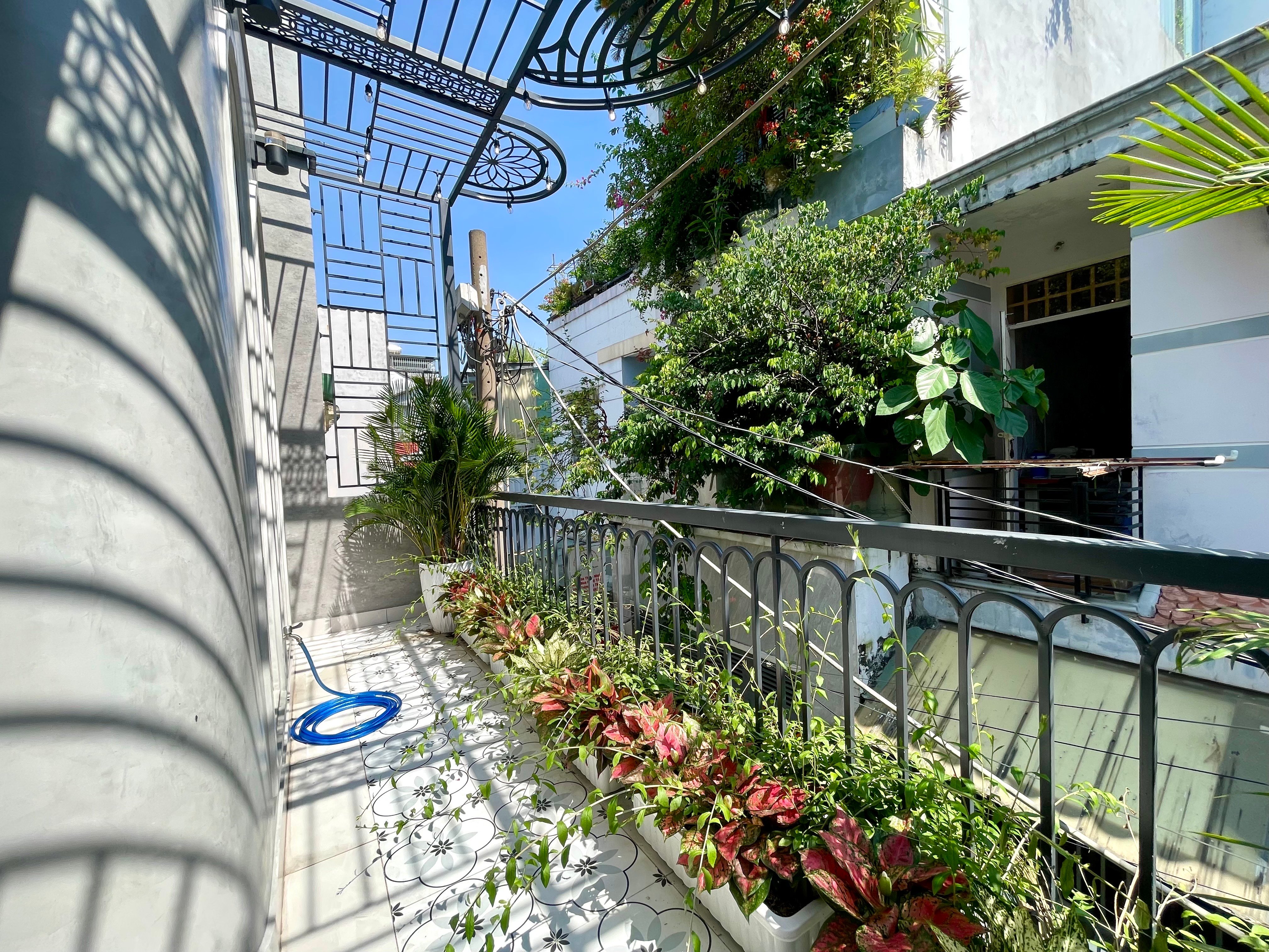 NHÀ 3 TẦNG KẾ EMART 2 - NGANG 5.2 DÀI 13 - FULL NỘI THẤT - NGUYỄN TƯ GIẢN - CHỈ 6.9 TỶ TL