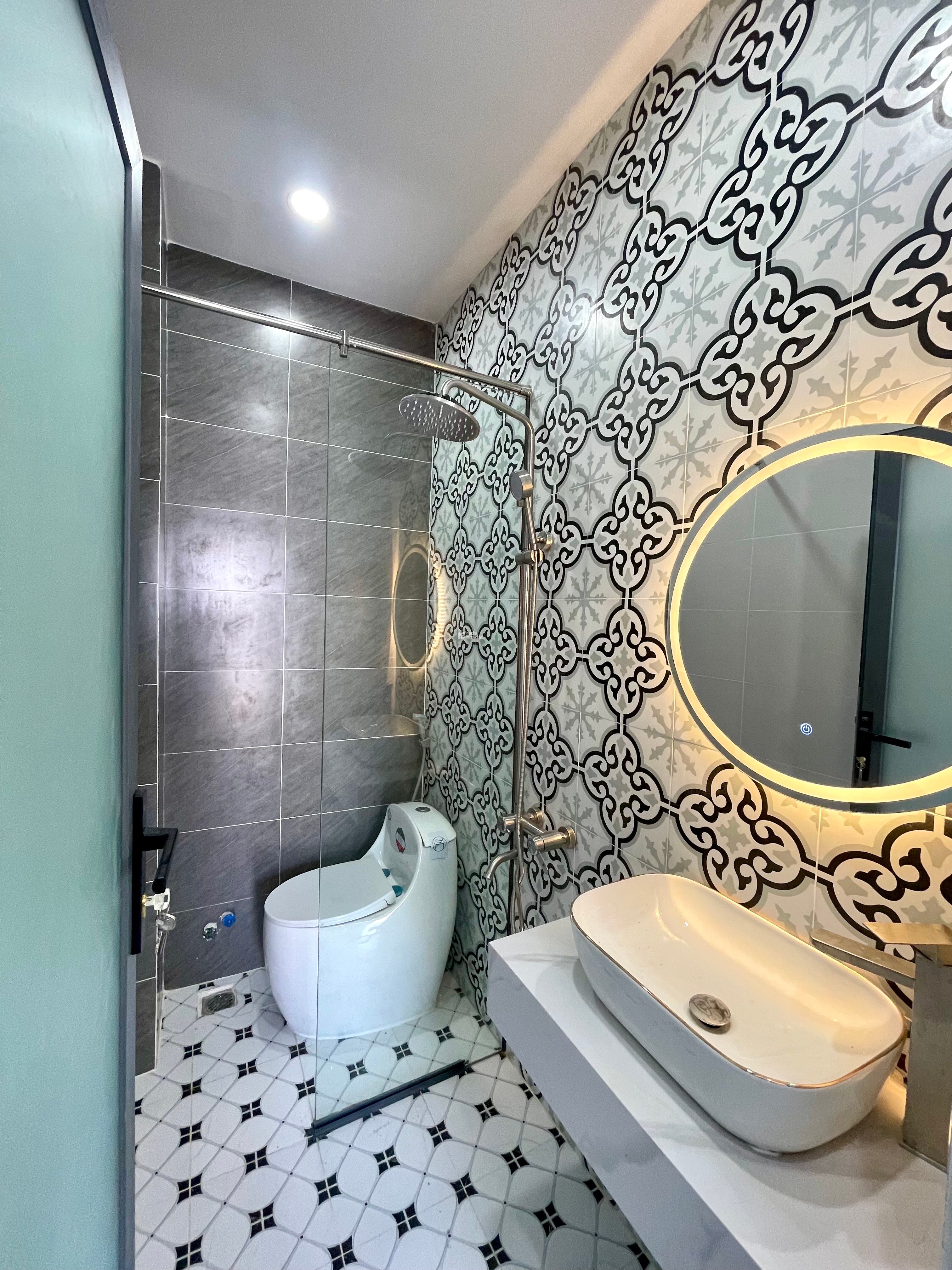 NHÀ 3 TẦNG KẾ EMART 2 - NGANG 5.2 DÀI 13 - FULL NỘI THẤT - NGUYỄN TƯ GIẢN - CHỈ 6.9 TỶ TL