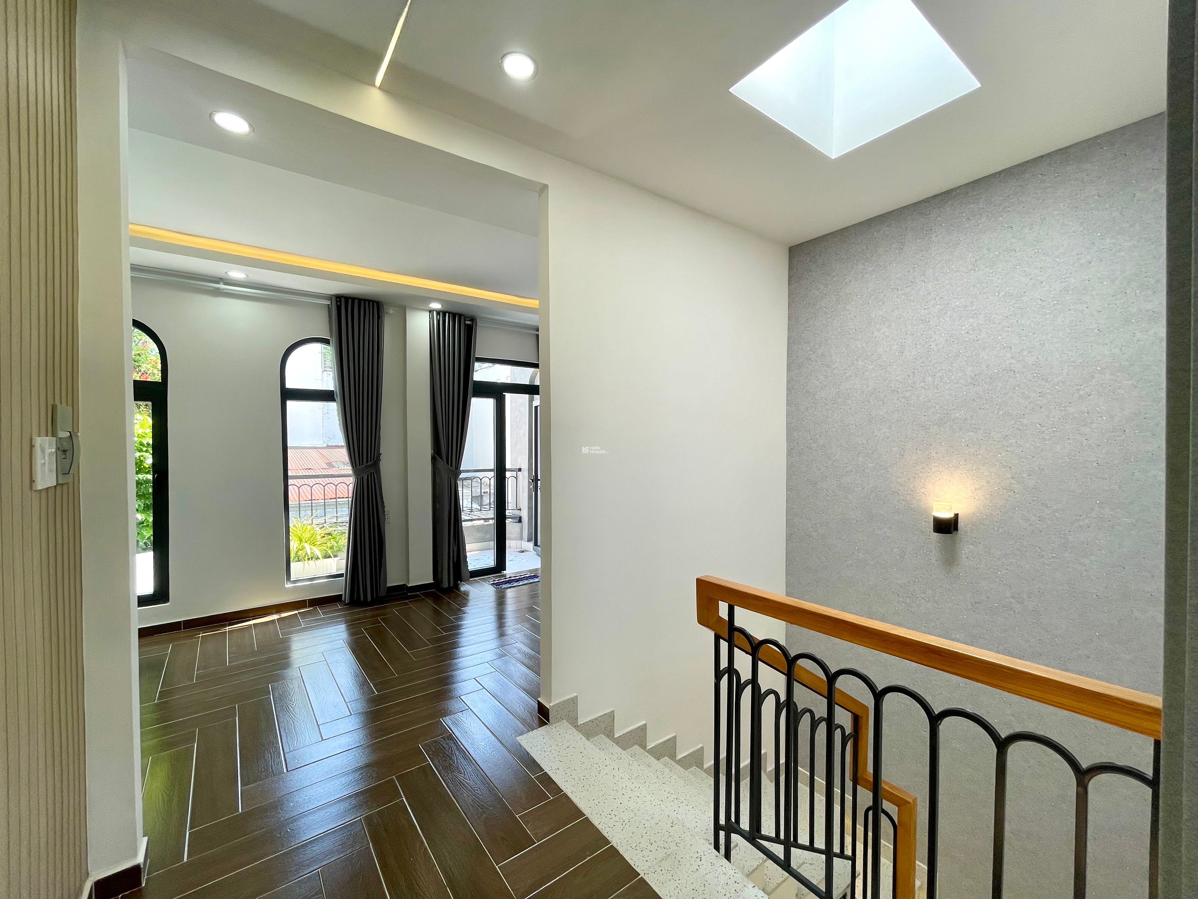 NHÀ 3 TẦNG KẾ EMART 2 - NGANG 5.2 DÀI 13 - FULL NỘI THẤT - NGUYỄN TƯ GIẢN - CHỈ 6.9 TỶ TL