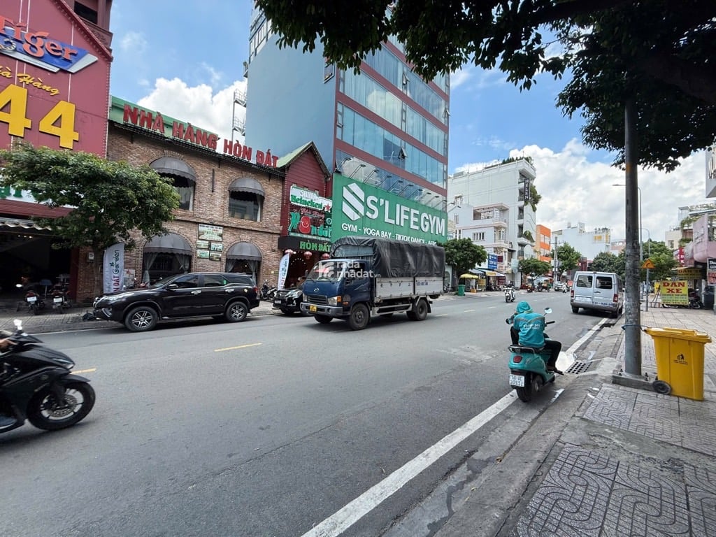 NGAY AEON MALL, MTKD TÂN SƠN NHÌ, TÂN PHÚ, 125M2 HIẾM CÓ. GIẢM 550TR CHỈ 29.5T TL TỐT