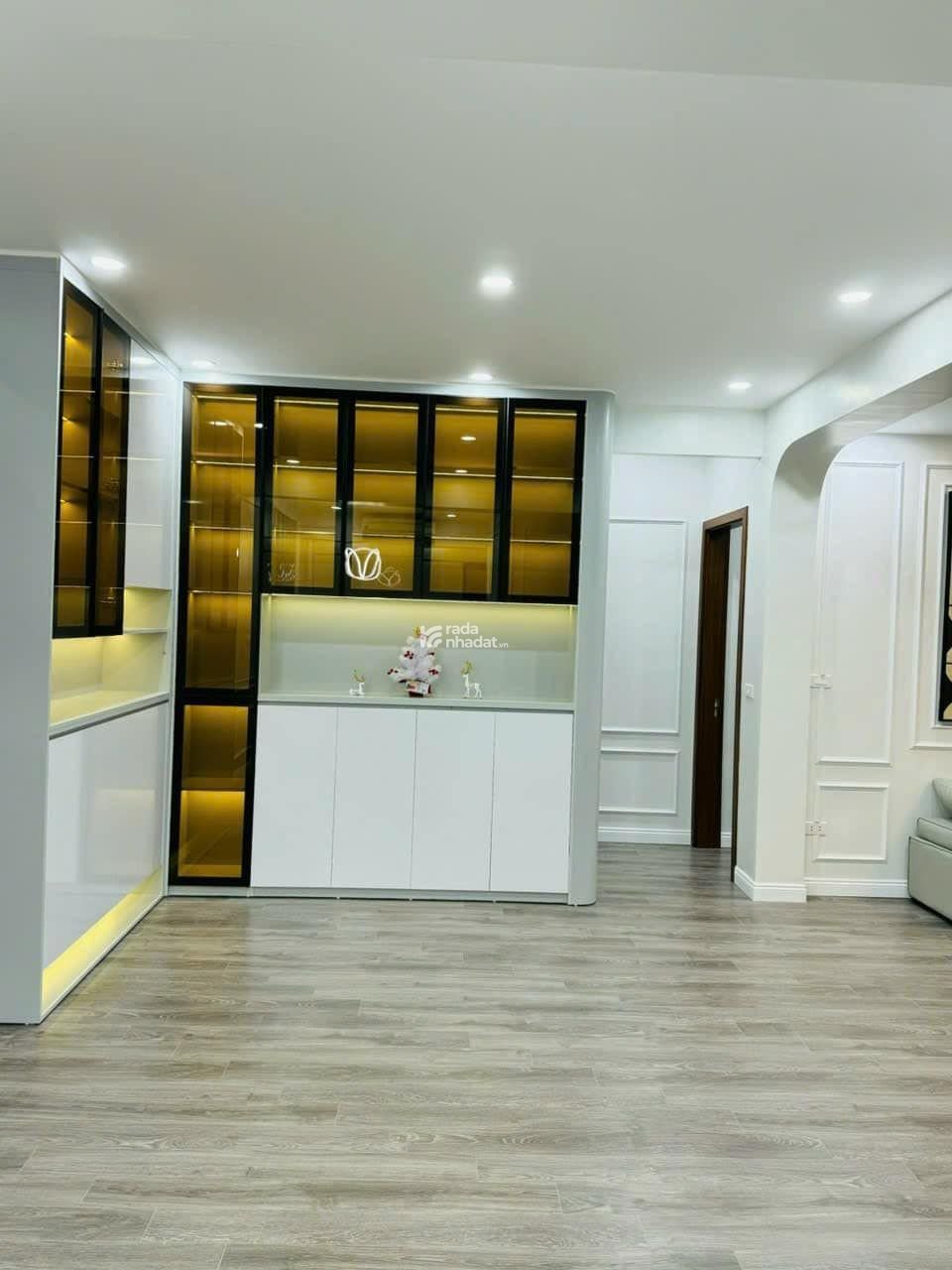 Cho thuê căn hộ Golden Land 275 Nguyễn Trãi 110m, 2 phòng ngủ full đồ giá 15 triệu/th, 0987 522 ***