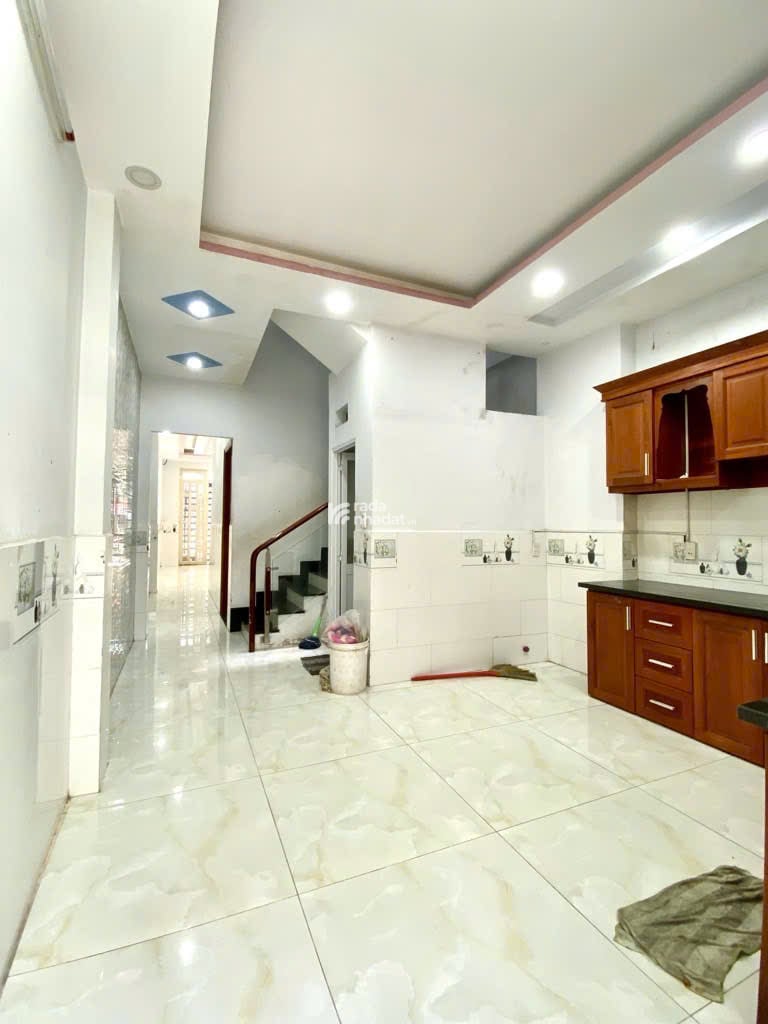 Bán Nhà Hai Mặt Tiền,Đường Chiến Lược (72m2 -4 x 18 x 3 Tầng) 6,1 Tỷ TL