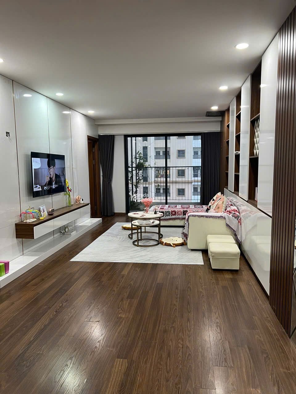 Cho thuê căn hộ Gold Season 47 Nguyễn Tuân, Thanh Xuân 109m2. 3 phòng ngủ full đồ giá 17 tr/tháng