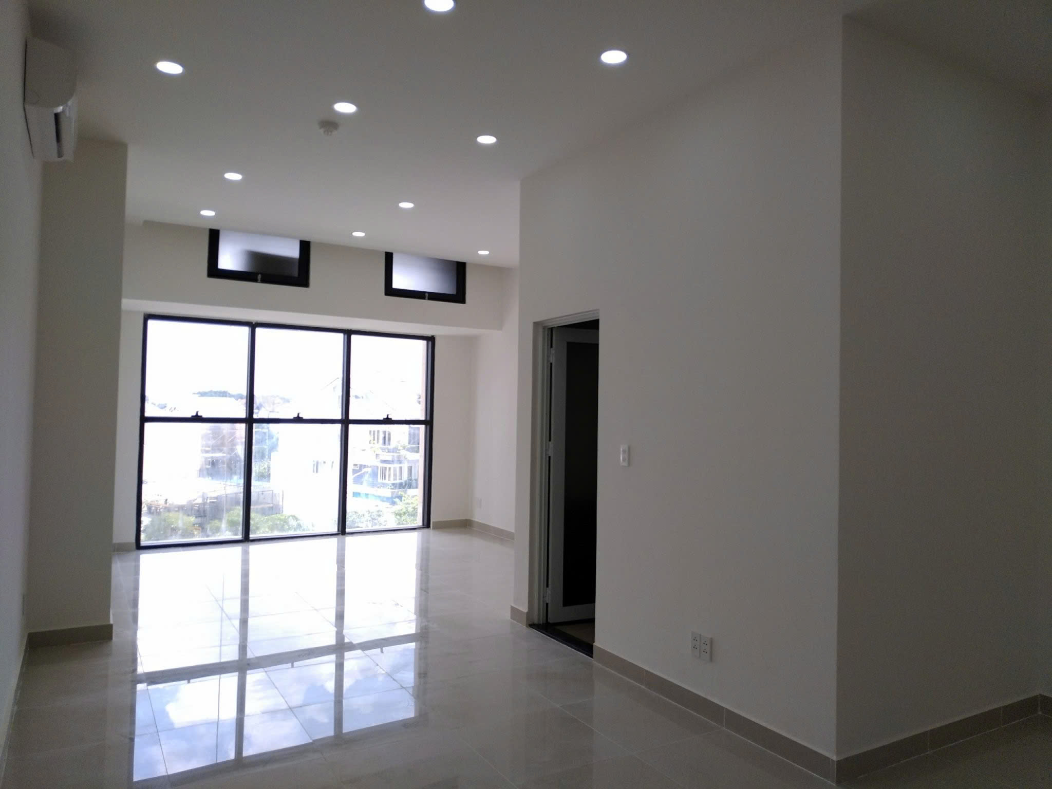 Bán căn 1PN 3,85 tỷ tại The Sun Avenue, 45m2, NTCB, đã có sổ hồng, vào ở ngay