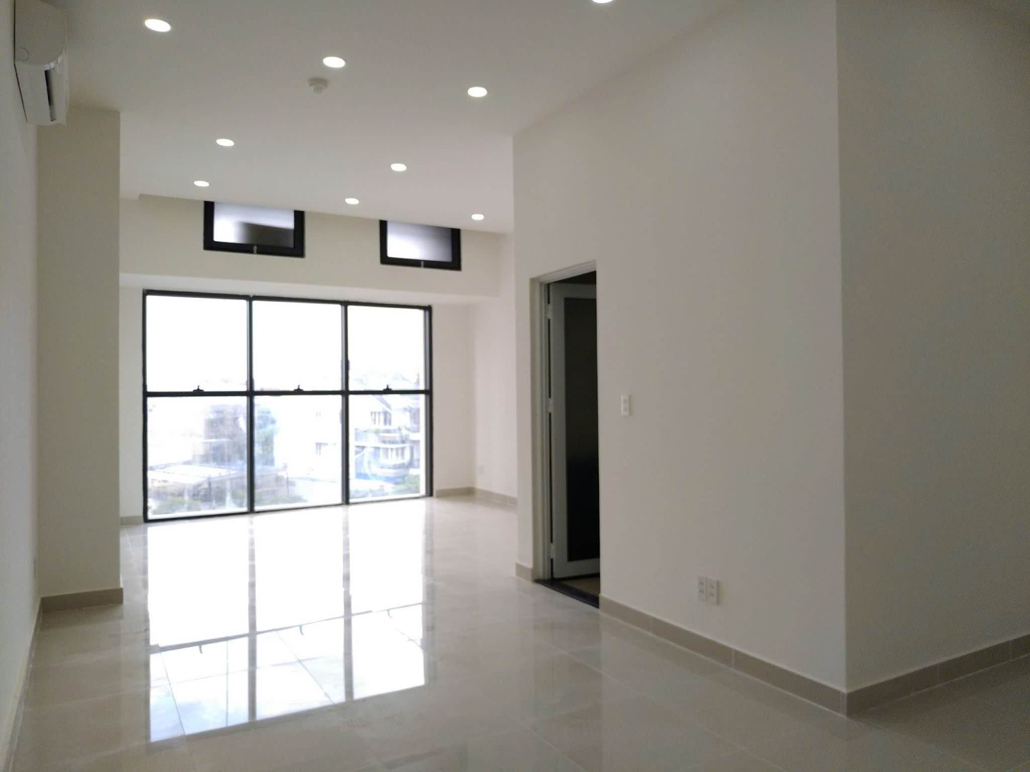 Bán căn 1PN 3,85 tỷ tại The Sun Avenue, 45m2, NTCB, đã có sổ hồng, vào ở ngay
