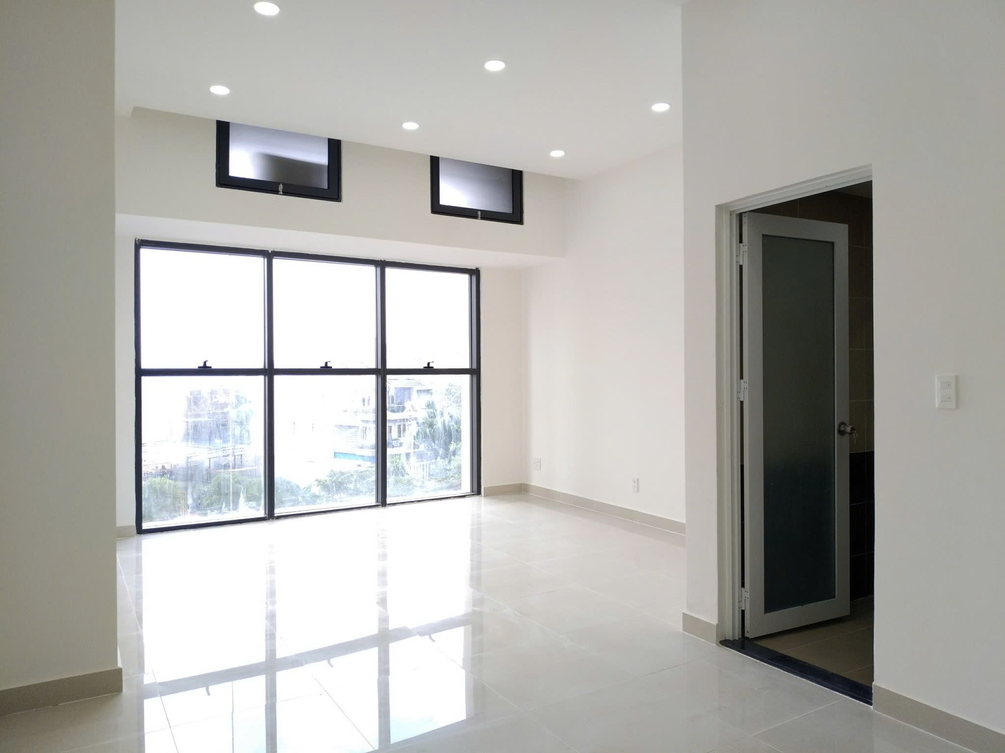 Bán căn 1PN 3,85 tỷ tại The Sun Avenue, 45m2, NTCB, đã có sổ hồng, vào ở ngay