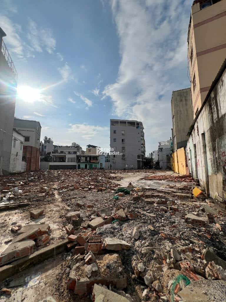 ĐẤT QUẬN 11 NGAY HÒA BÌNH  CÓ 8 LÔ BÁN HẾT HOẶC BÁN RIÊNG TỪNG LÔ  FULL ODT  HẺM XE TẢI THÔNG